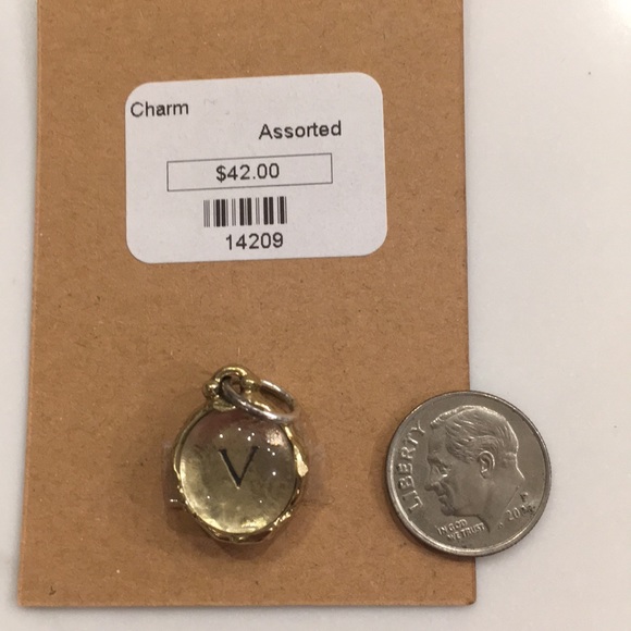 Intra insignia charm by waxing poetic “V” - Picture 2 of 3